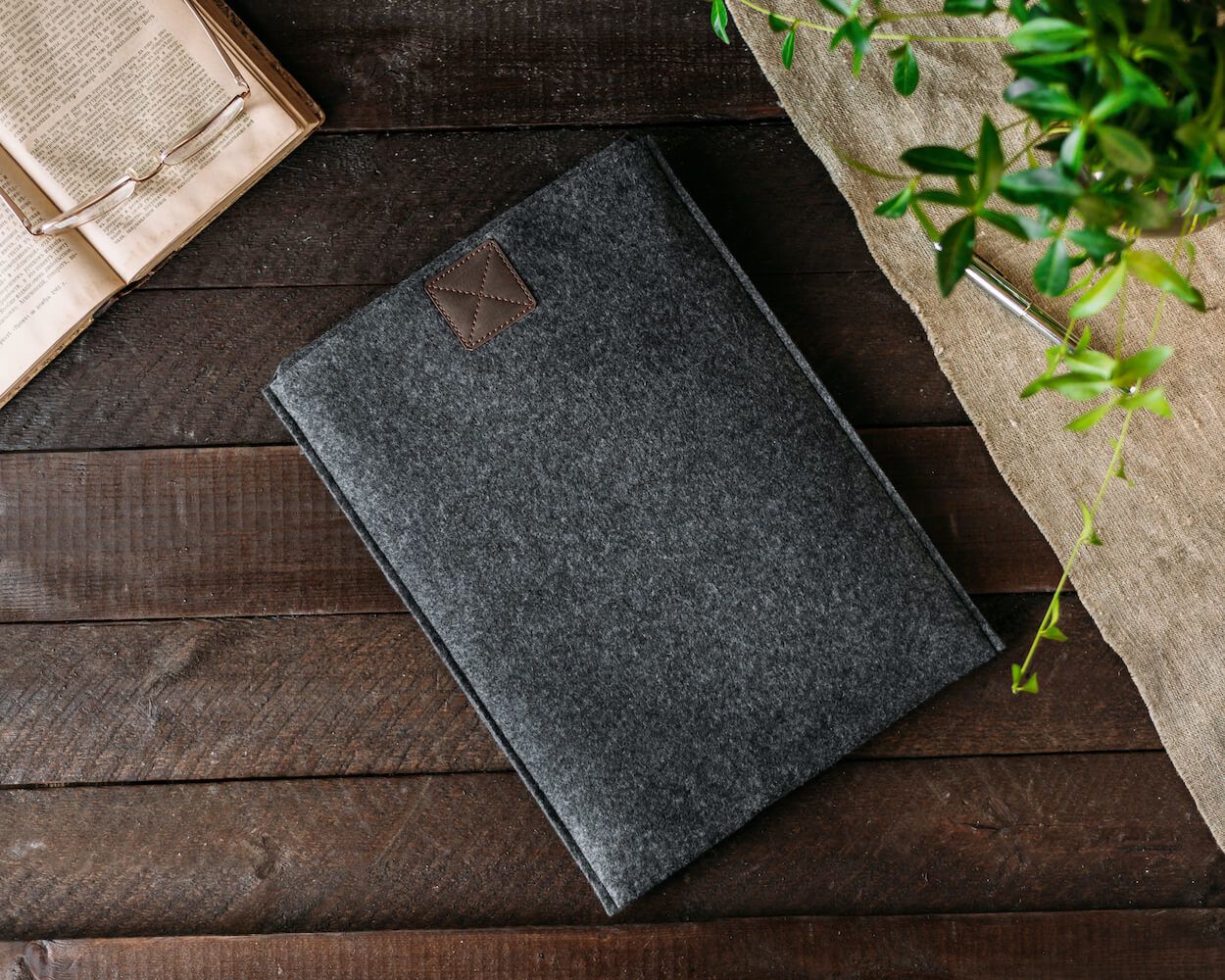 Чохол-конверт для MacBook темно-сірий Air 13 M1