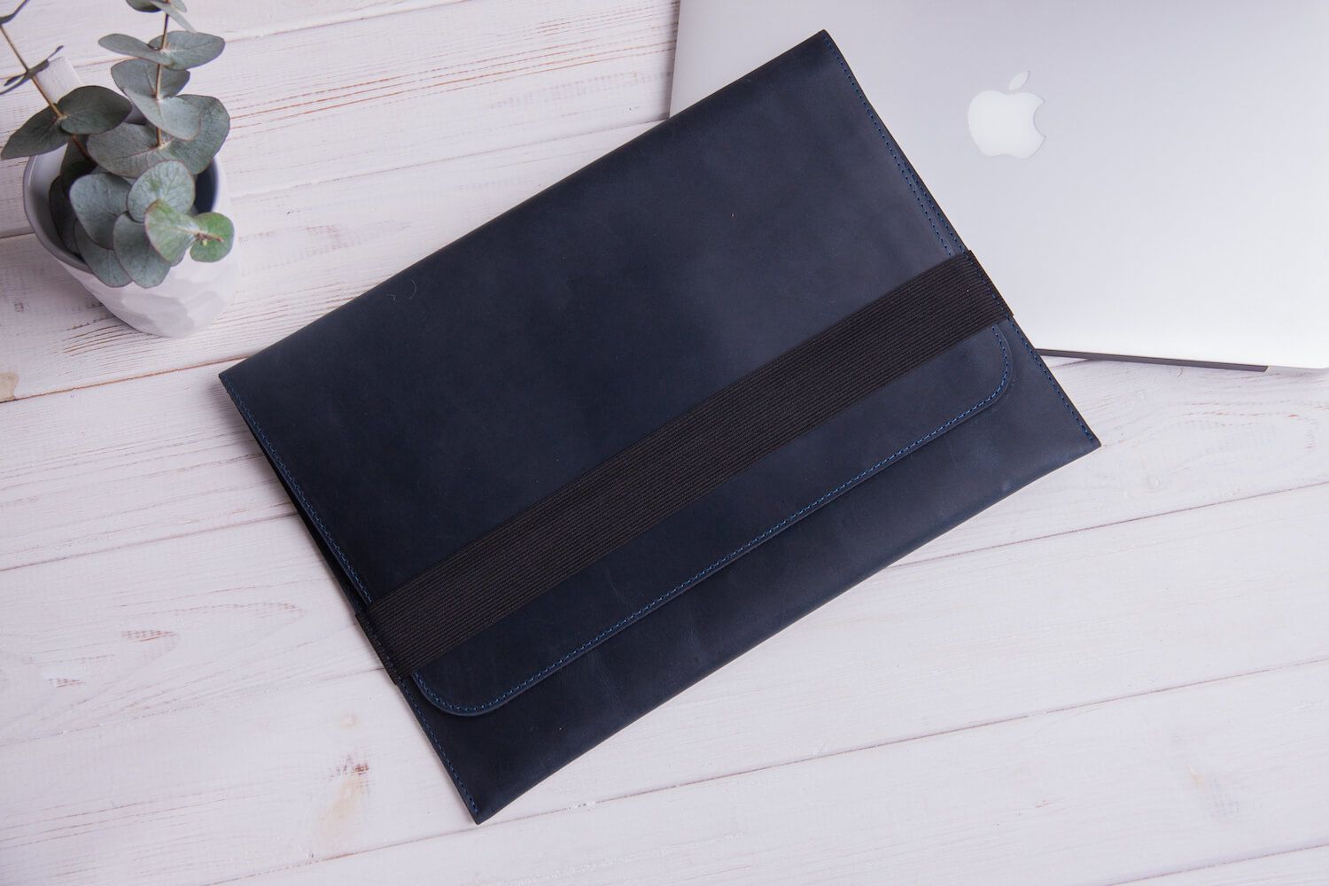 Синій горизонтальний шкіряний чохол Gmakin для MacBook 12