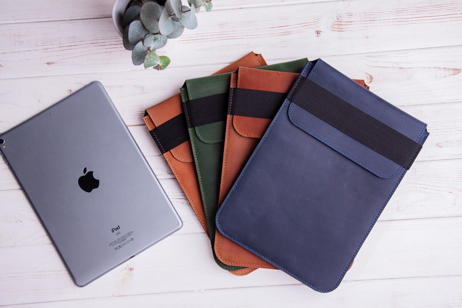 Синий вертикальный кожаный чехол Gmakin для iPad Pro 12.9 (2020)