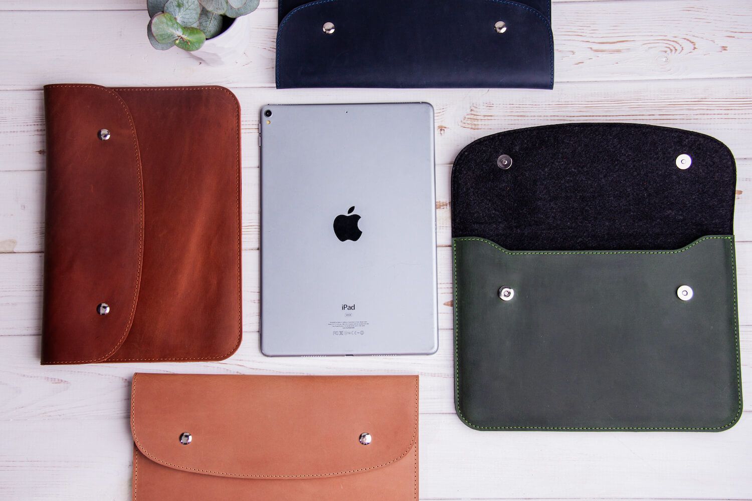 Зеленый кожаный чехол Gmakin для iPad Pro 12.9 (2020) на кнопках